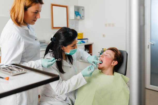 Best Weekend Emergency Dentist in Liberty Triangle, FL